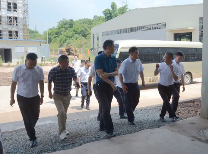 内江市市长李丹一行莅临观宇实业基地调研